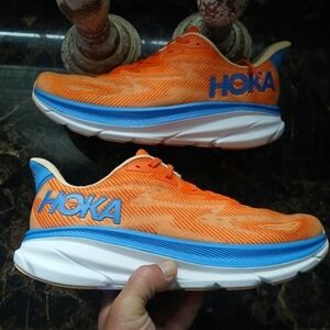 Hoka One Clifton 9 Streetwear/Running/Medical Field Shoes Size 9 Men/10.5 Women